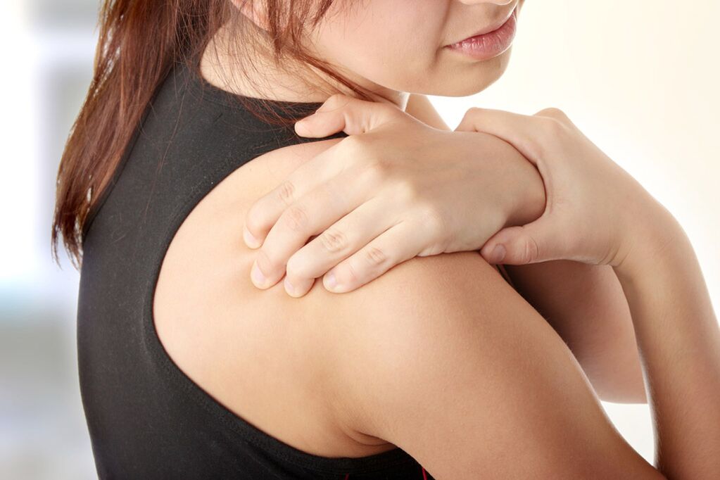 Zervikale Osteochondrose kann von Schulterschmerzen begleitet sein